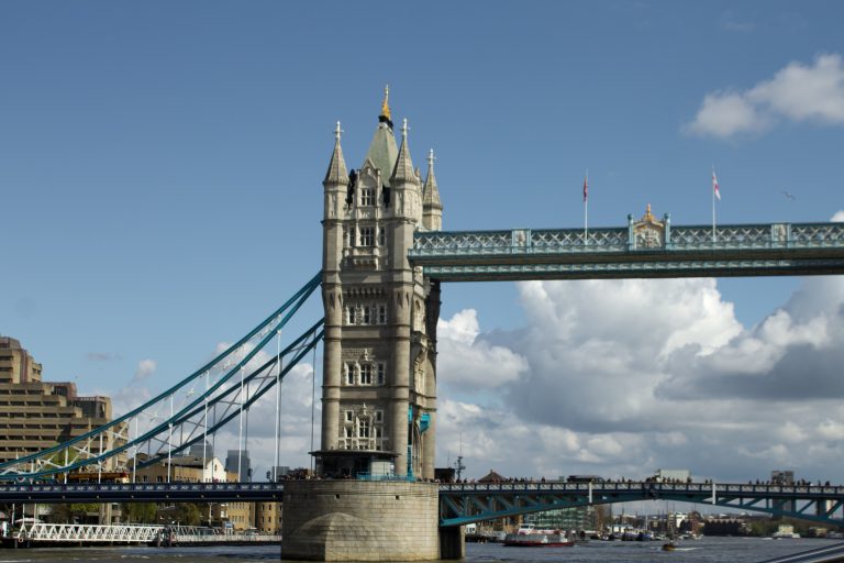 Cruising The Thames ~ ian-scott.net