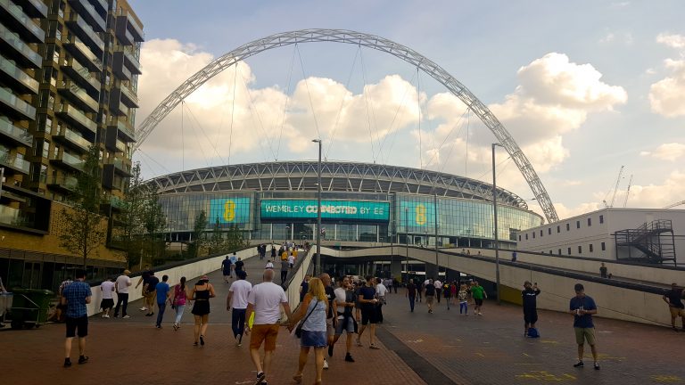 wembley-roses-ian-scott