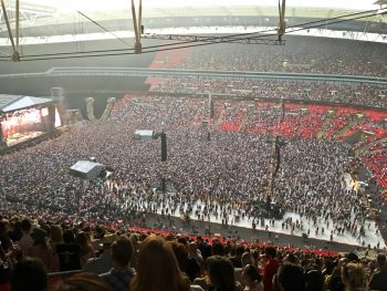 Wembley Crowds ~ ian-scott.net